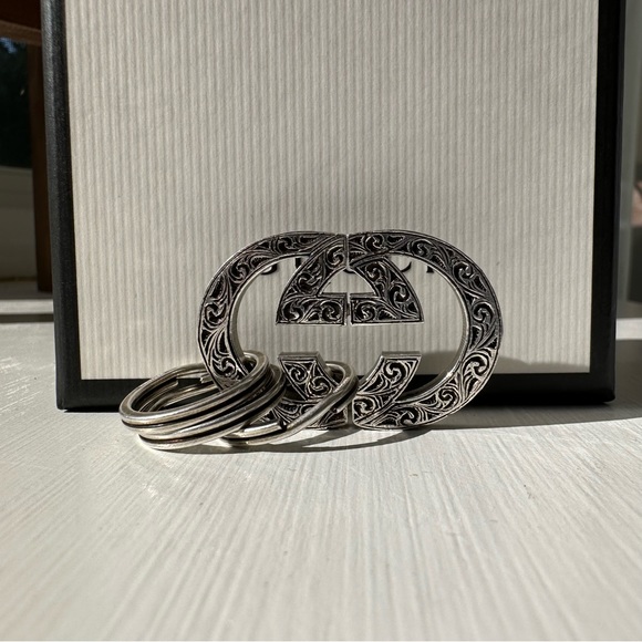 Gucci Engraved Interlocking GG Key Chain NEW IN BOX - Picture 4 of 11